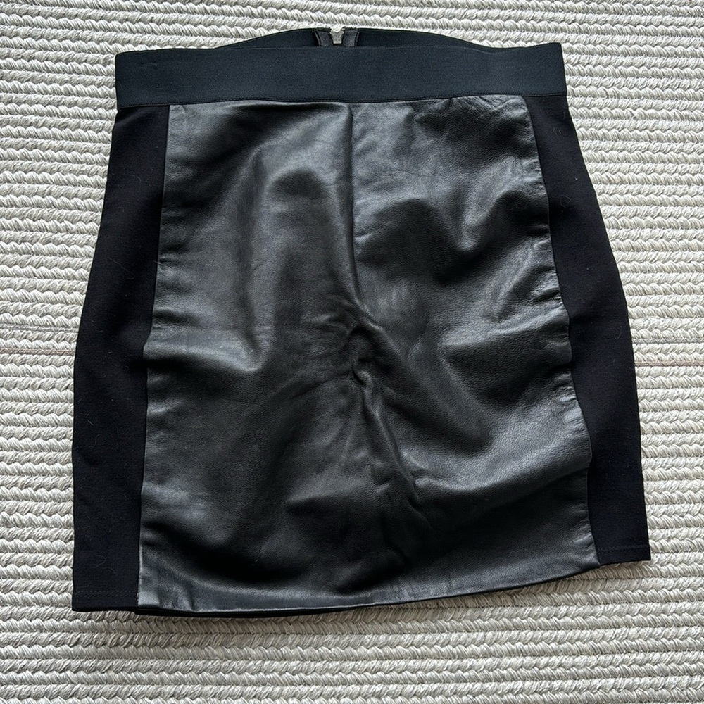 Mason Woman’s Black Leather Zip Mini Skirt Size 0